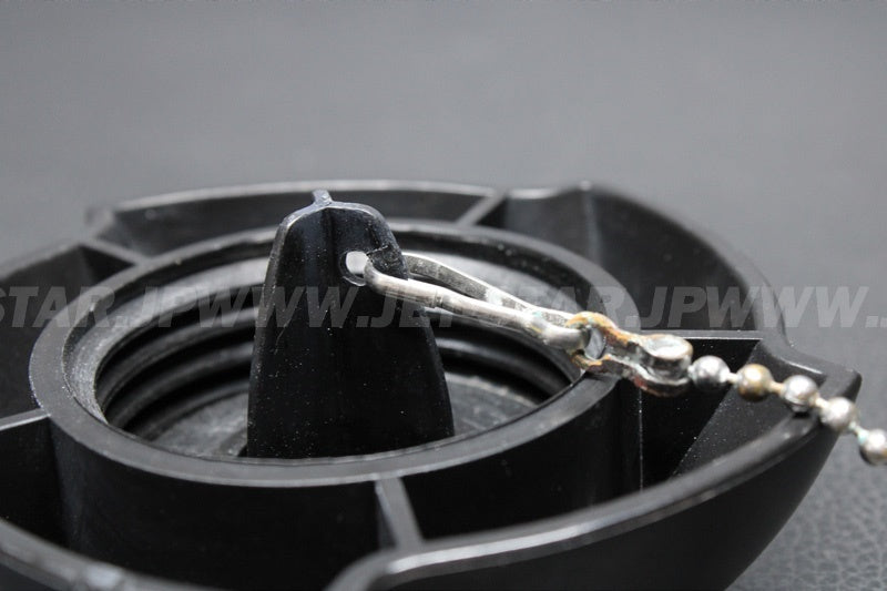 Used 51049-3725 CAP-TANK,FUEL  [X2407-02]