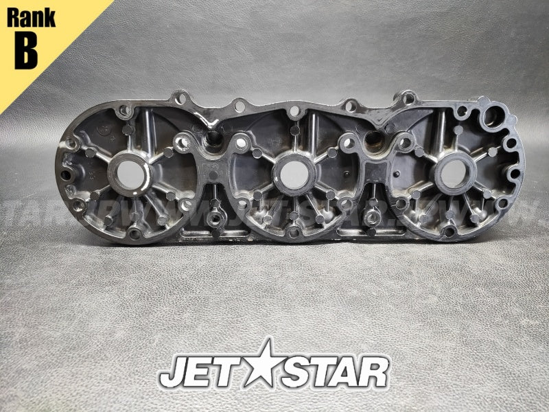 Used 66V-11191-01-8P COVER, CYLINDER HEAD 1 [Y8635-25]