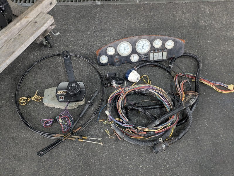 Used ENGINE Mercruiser 3.0LX Complete[Fresh water, Great condition] [X2505-04]