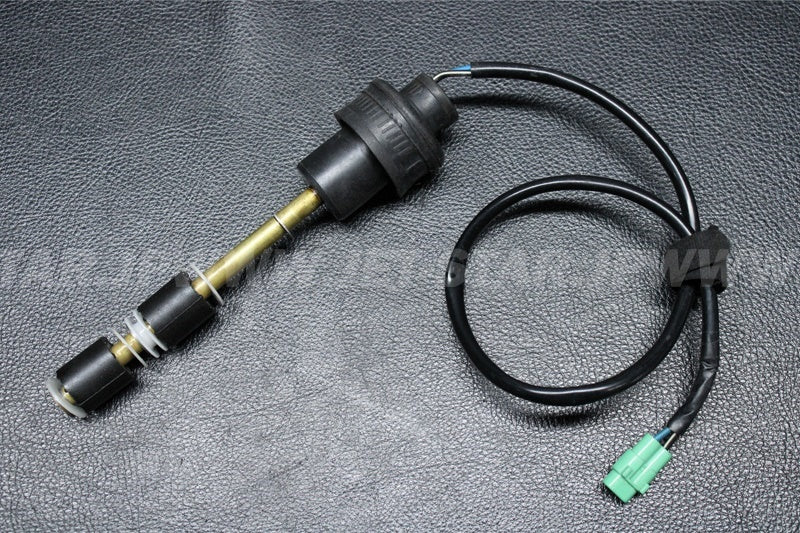 Used 27010-3753 SWITCH,OIL LEVEL [K0219-34]