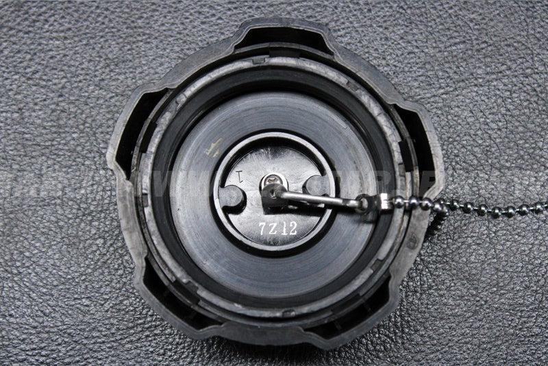 Used 51049-3726 CAP-TANK,FUEL  [K1660-20]