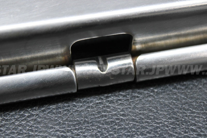 Used 53009-3725 HINGE,HATCH COVER  [K1806-26]