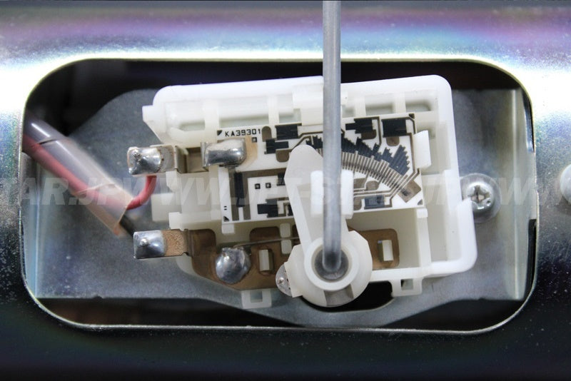 Used 49040-3719 PUMP-FUEL  [K2740-15]