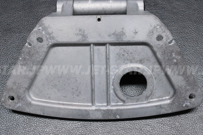 Used 11056-3703 BRACKET  [K3327-30]