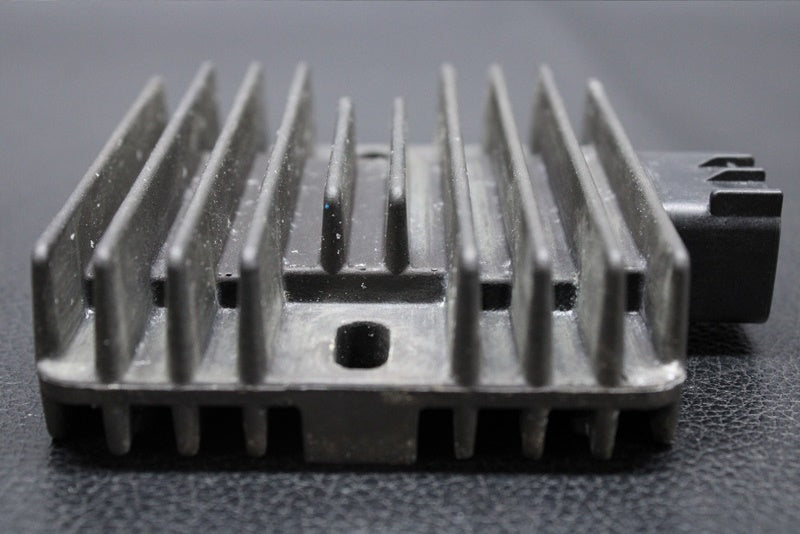 Used 21066-3718 REGULATOR-VOLTAGE  [K3911-16]