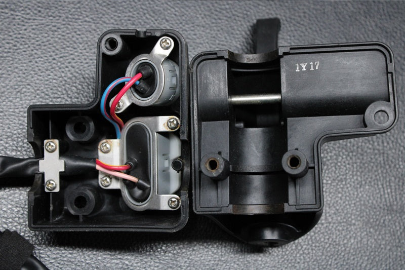 Used 39074-3729 LEVER-ASSY-THROTTLE  [K3911-28]