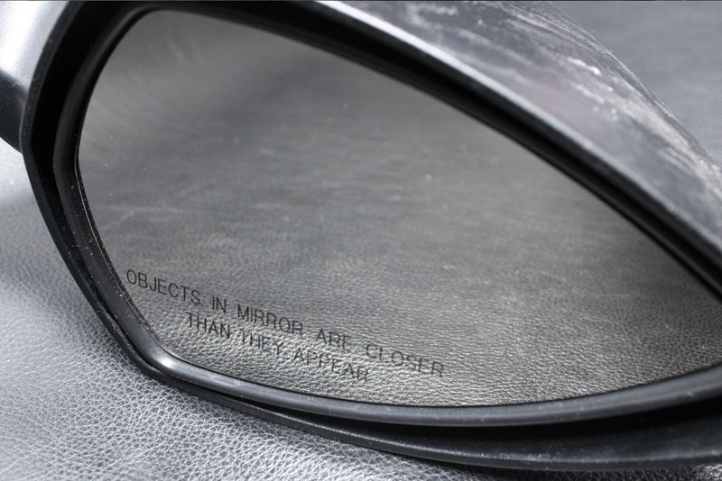 Used 56001-3728-6Z MIRROR-ASSY,RH,F.BLACK  (WITH DEFECT) [K3911-33]