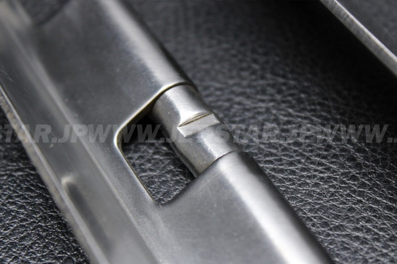 Used 53009-3725 HINGE,HATCH COVER  [K4959-20]