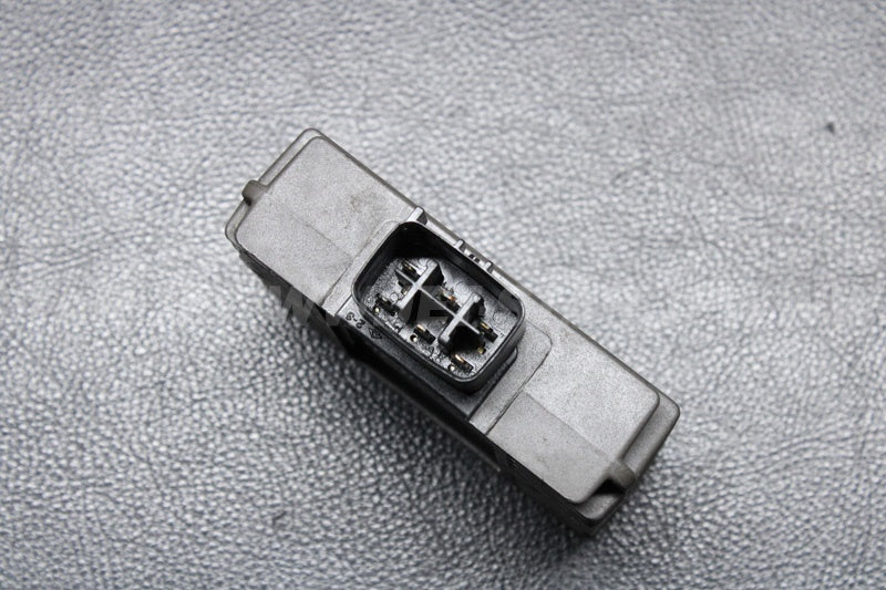 Used 21066-3718 REGULATOR-VOLTAGE  [K5325-10]
