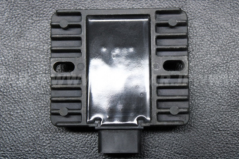 Used 21066-3718 REGULATOR-VOLTAGE  [K6239-15]