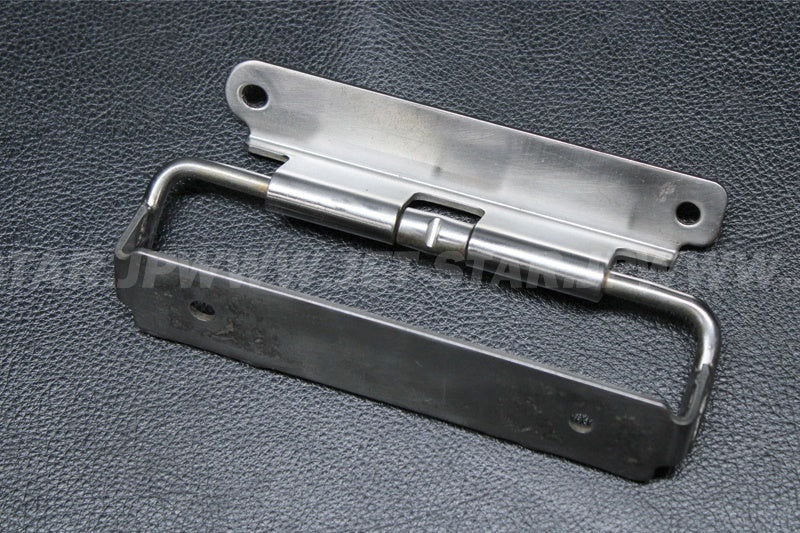 Used 53009-3725 HINGE,HATCH COVER  [K7220-19]