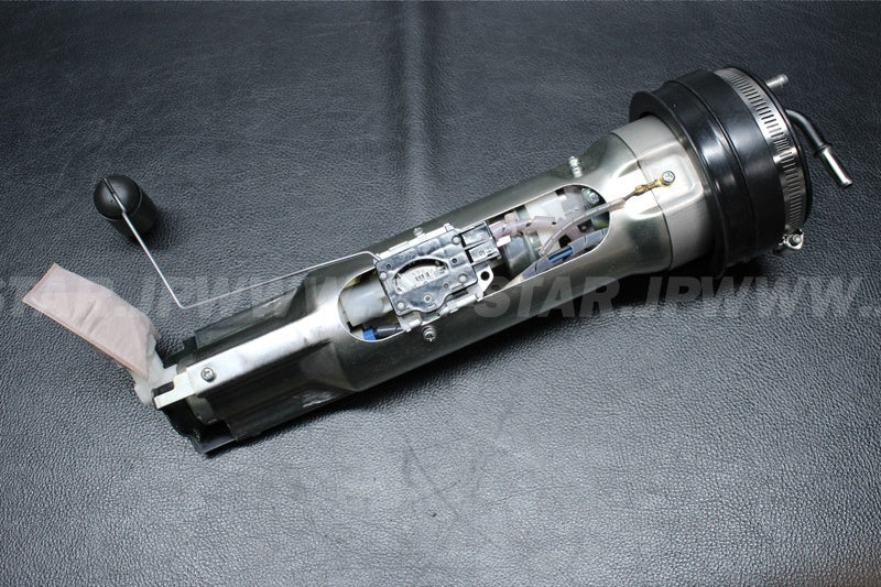 Used 49040-0748 PUMP-FUEL  [K7561-16]