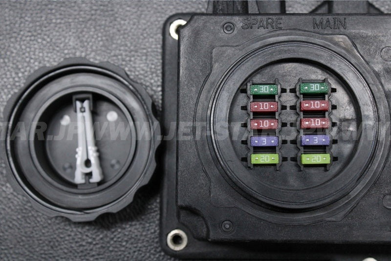 Used 6BH-82170-00-00 FUSE BOX ASSY [X2206-04]