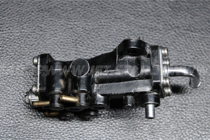 Used 63M-13200-00-00 OIL INJECTION PUMP ASSEMBLY [X2206-16]