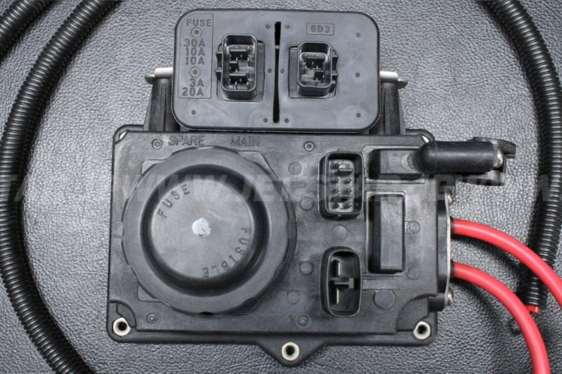 Used 6BH-82170-00-00 FUSE BOX ASSY [X2206-68]