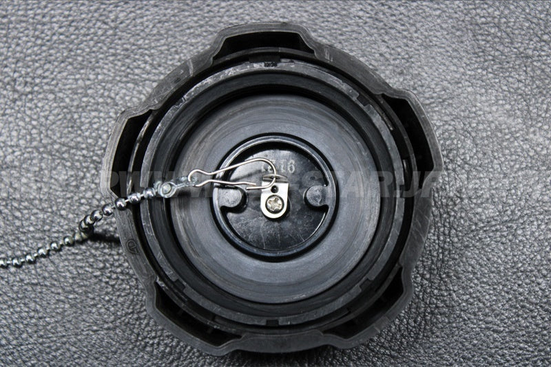 Used 51049-3726 CAP-TANK,FUEL  [X2209-18]