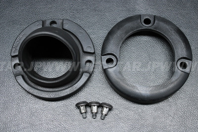 Used 13280-3718 HOLDER,EXHAUST VALVE  [X2209-24]