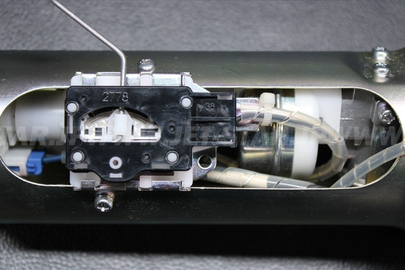 Used 49040-0748 PUMP-FUEL  [X2210-16]