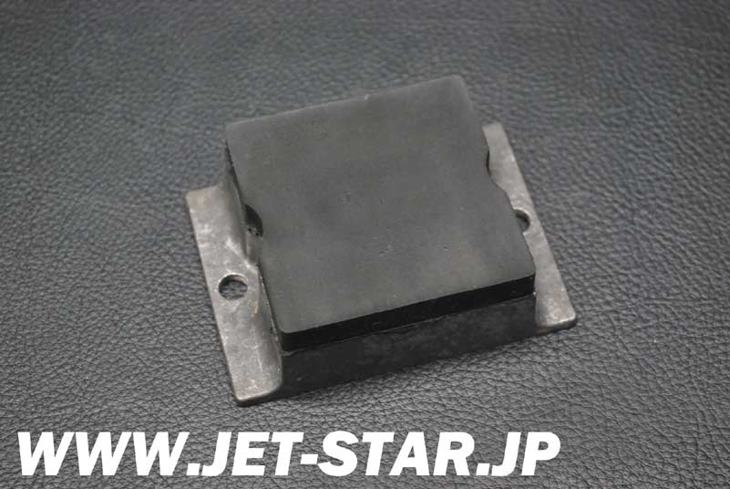Used 66V-44532-00-94 STOPPER, UPPER MOUNT [X712-011]