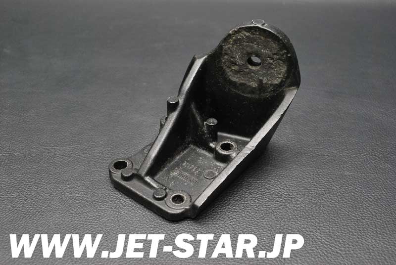 Used 420811790 FRONT ENGINE BRACKET [X712-035]