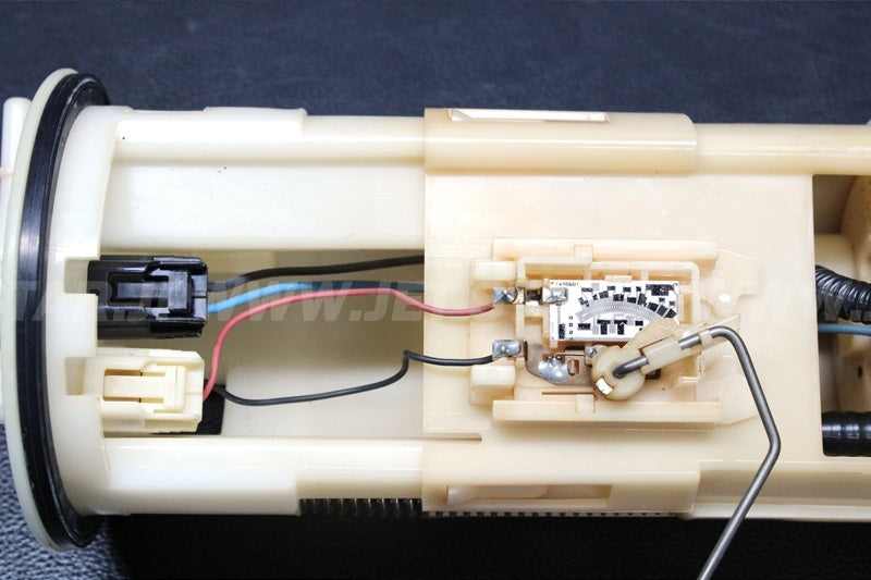 Used 60E-13907-02 FUEL PUMP COMP (WITH DEFECT) [Y0278-05]