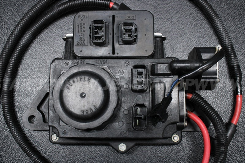 Used 6BU-82170-00-00 FUSE BOX ASSY [Y0927-62]