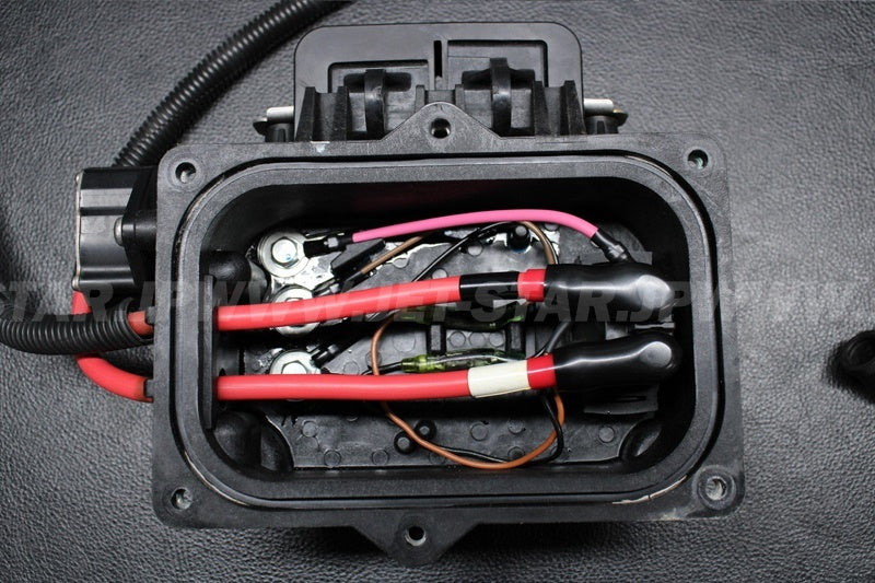 Used 6BU-82170-00-00 FUSE BOX ASSY [Y0927-62]