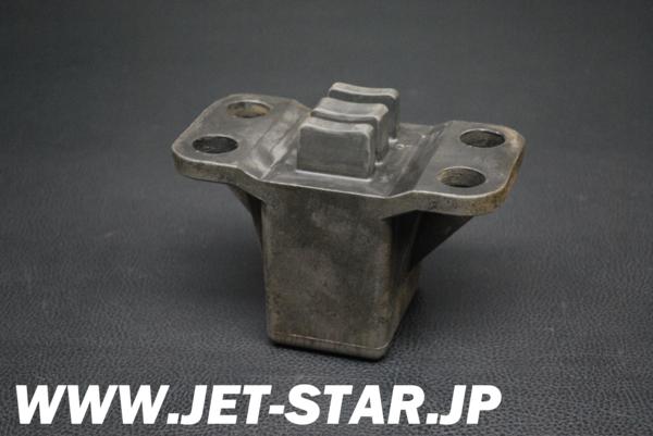 Used 62T-44532-10-00 STOPPER, UPPER MOUNT [Y186-021]