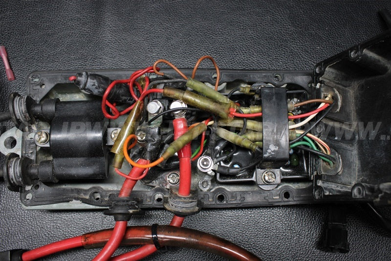 Used 62T-85540-00-00 C.D.I. UNIT ASSEMBLY [Y2672-05]