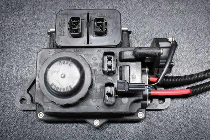 Used 6D3-82170-00-00 FUSE BOX ASSY [Y3583-04]