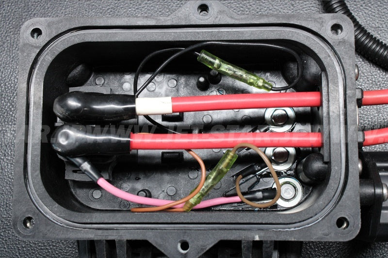 Used 6D3-82170-00-00 FUSE BOX ASSY [Y3583-04]