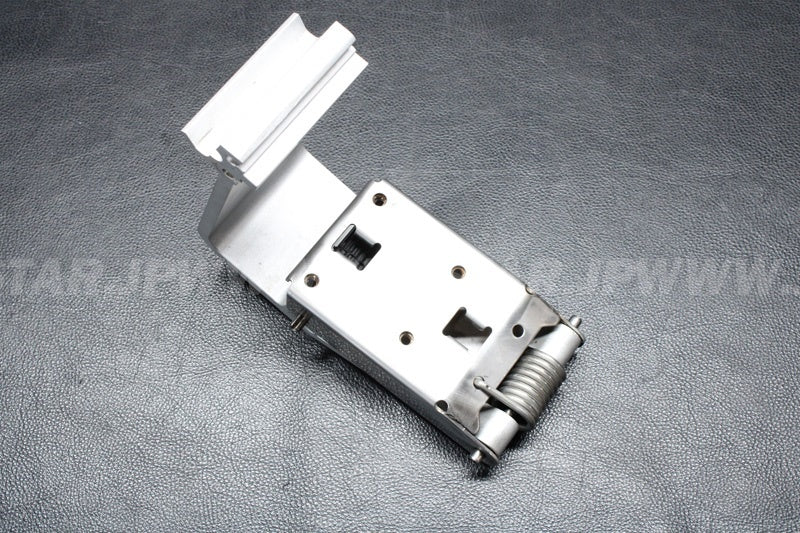 Used F1K-U515A-00-00 HINGE ASSY YMUS [Y3583-17]