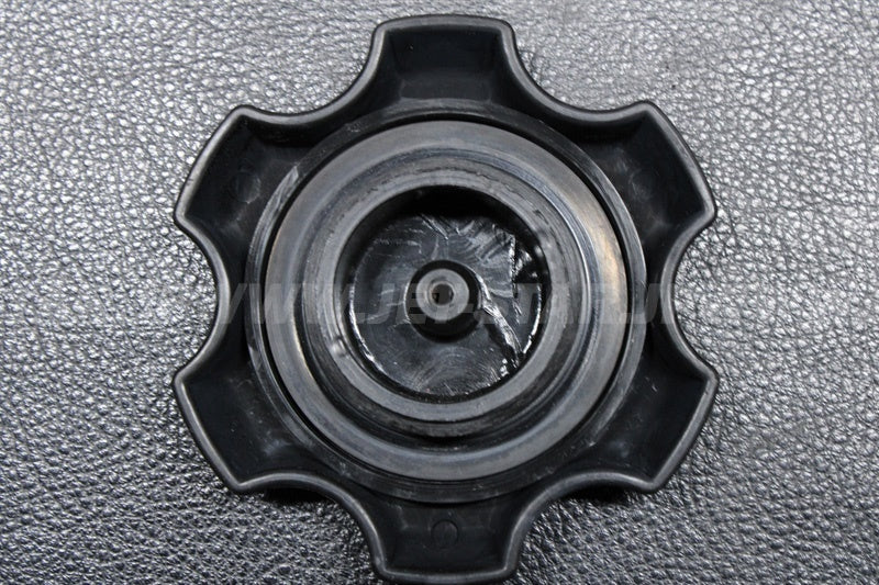 Used GP7-U7831-11-00 CAP, FUEL FILLER YMUS [Y3583-20]