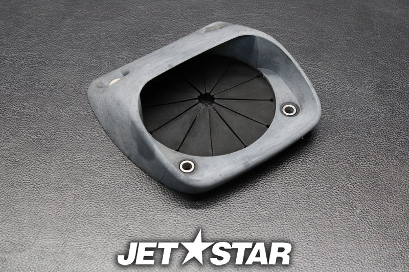 Used GP7-6751F-00-00 COVER, EXHAUST [Y499-044]