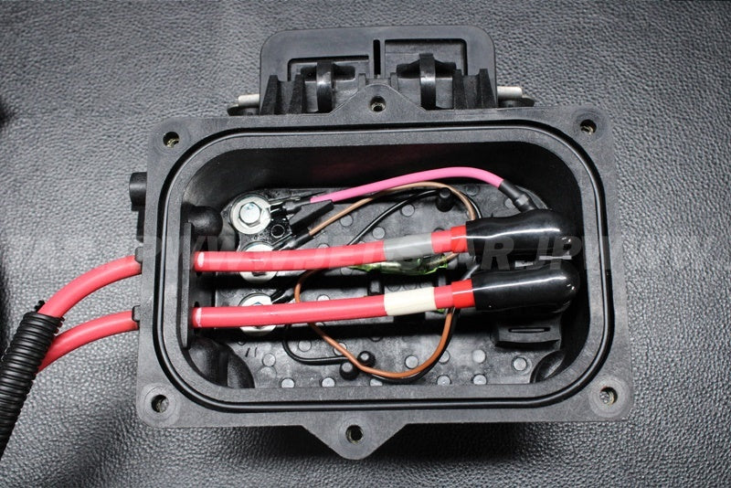 Used 6BH-82170-00-00 FUSE BOX ASSY [Y6183-18]