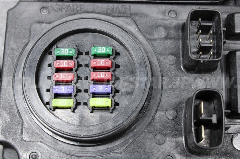 Used 6BH-82170-00-00 FUSE BOX ASSY [Y6183-18]