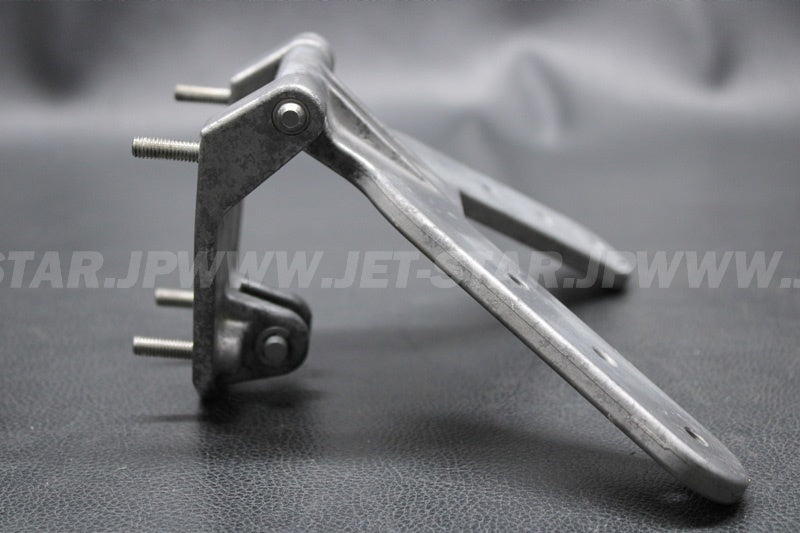 Used F1B-6517D-00-00 HINGE, LID [Y6189-17]