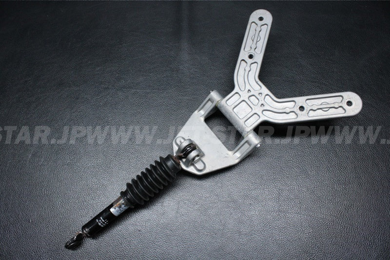 Used F1B-6517D-00-00 HINGE, LID [Y7487-12]