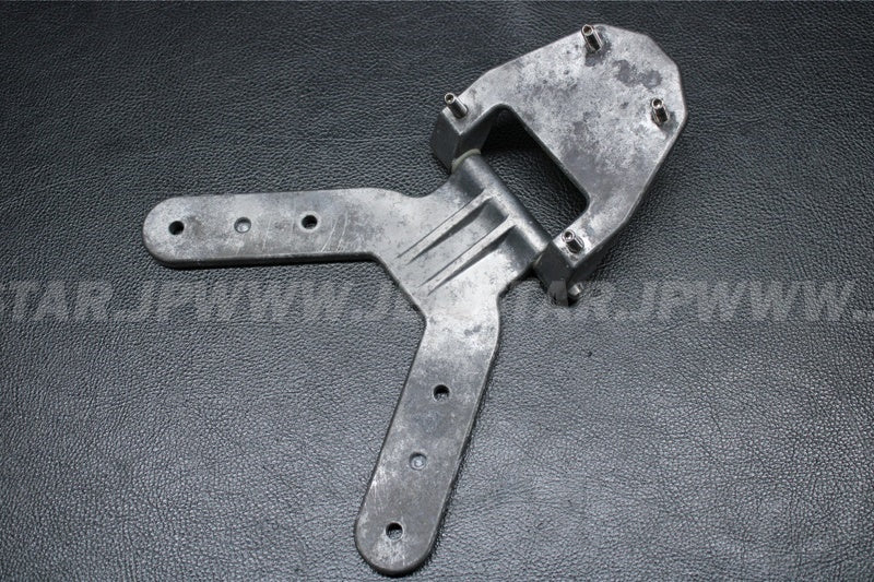Used F1B-6517D-00-00 HINGE, LID [Y8775-25]