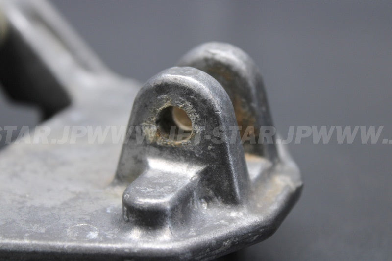 Used F1B-6517D-00-00 HINGE, LID [Y8775-25]