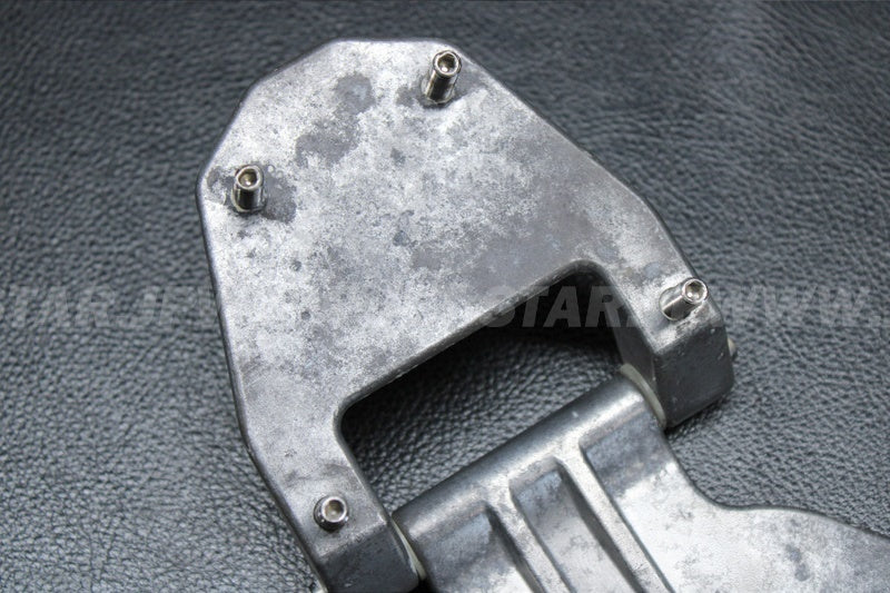 Used F1B-6517D-00-00 HINGE, LID [Y8775-25]