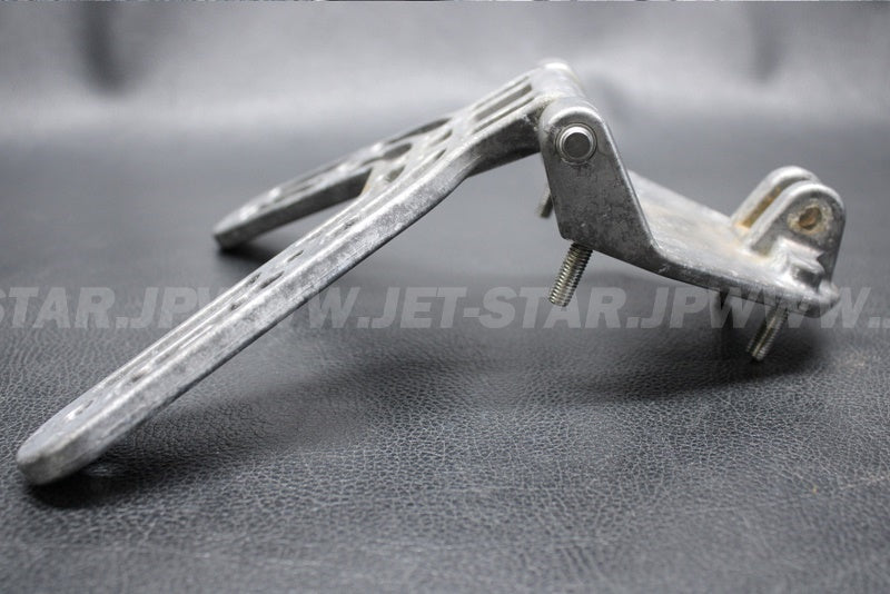 Used F1B-6517D-00-00 HINGE, LID [Y8775-25]