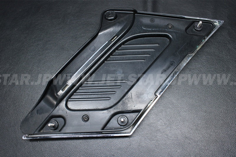 Used F2S-U370J-00-00 SIDE ORNAMENT ASSY 1 [Y9304-21]