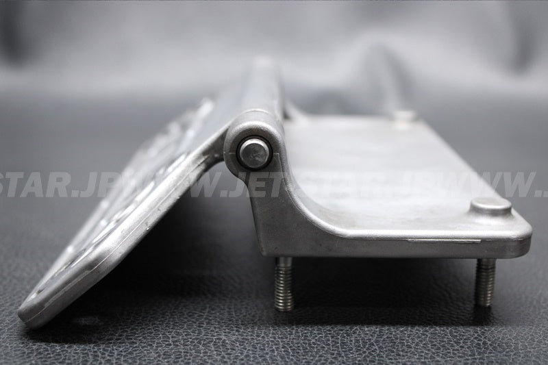 Used F2S-U517D-00-00 HINGE, LID [Y9304-27]